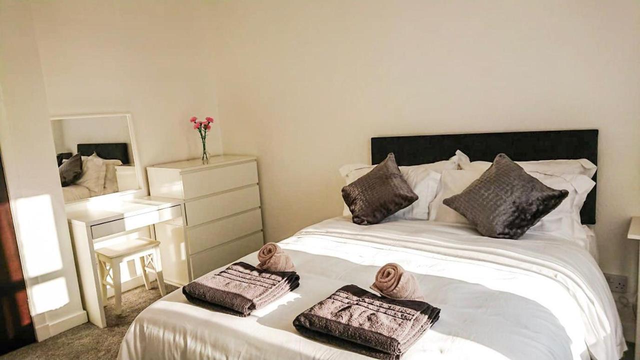 Carnock Road Apartment - Silverburn Shopping Centre Glasgow Eksteriør bilde